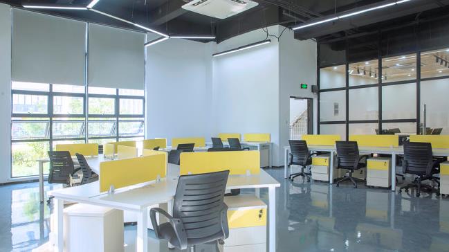 時(shí)尚潮流辦公室設(shè)計(jì)，凸顯年輕人的時(shí)尚追求