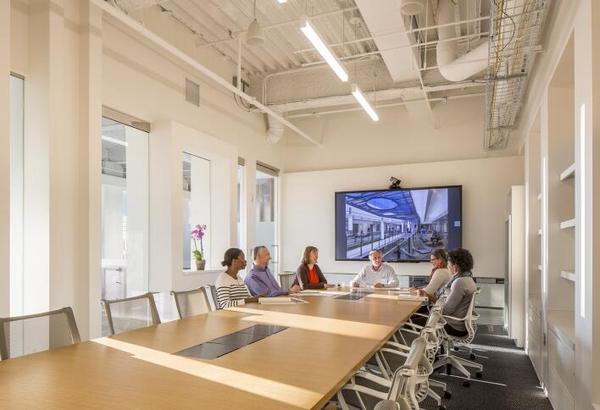 辦公室裝修靜謐溫和，更有效促進(jìn)團(tuán)隊協(xié)作