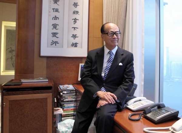 首富李嘉誠的辦公室不奢華，但＊＊經(jīng)典