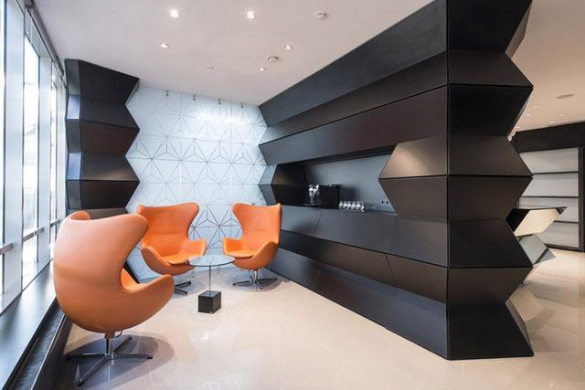 說出來你可能不信，如此暗黑夸張的辦公室竟然來自俄羅斯制藥公司