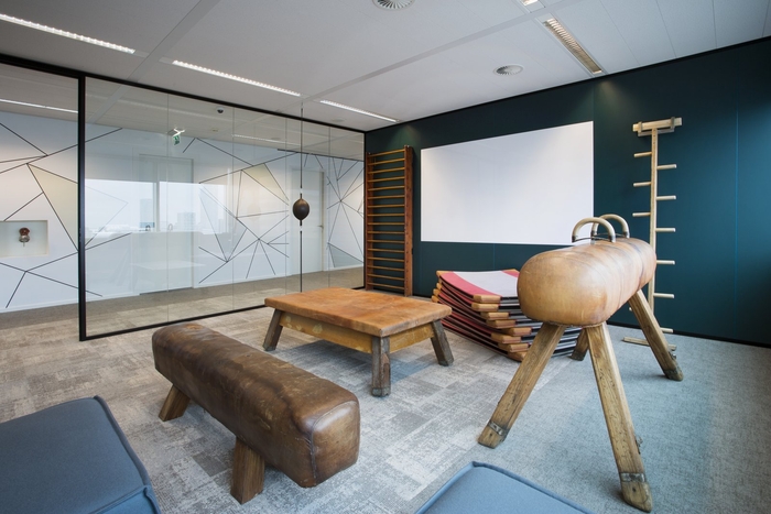 常見的辦公室裝飾材料有哪些？