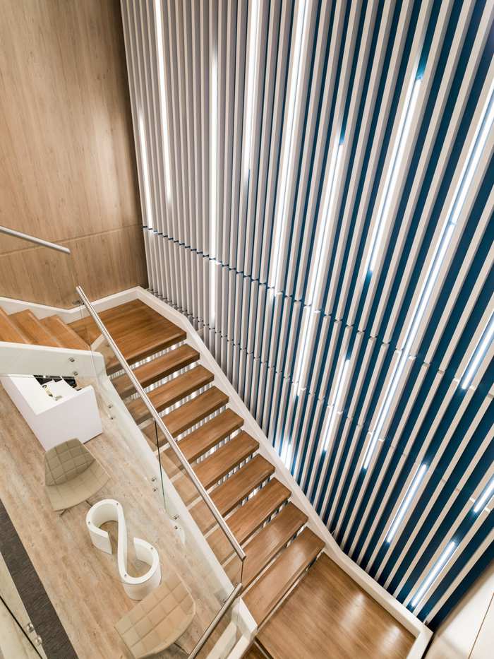 上海辦公室樓梯裝修材料如何選擇？