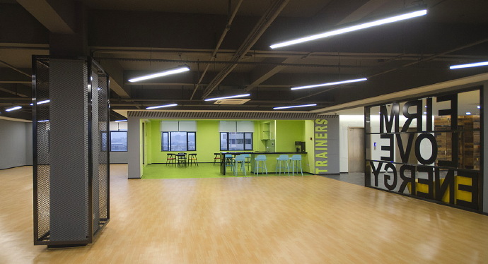 辦公室設計時巧妙應用色彩搭配，讓辦公室更個性！